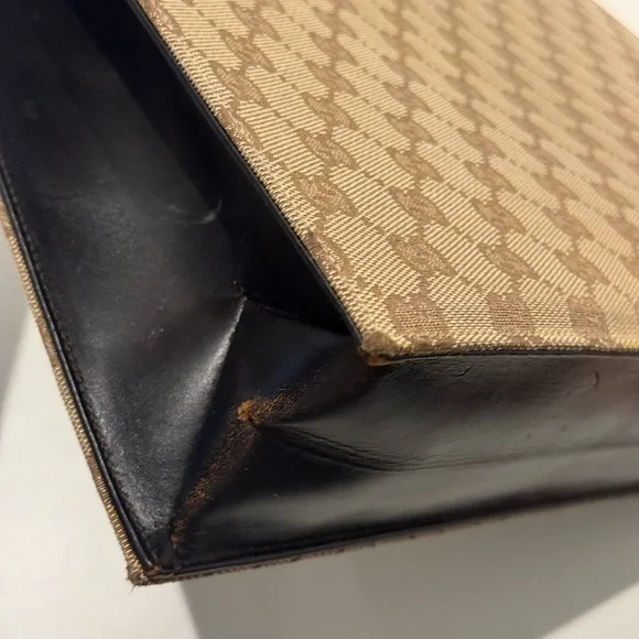 Authentic Gucci Bag - perfect for work - Picture 5 of 8
